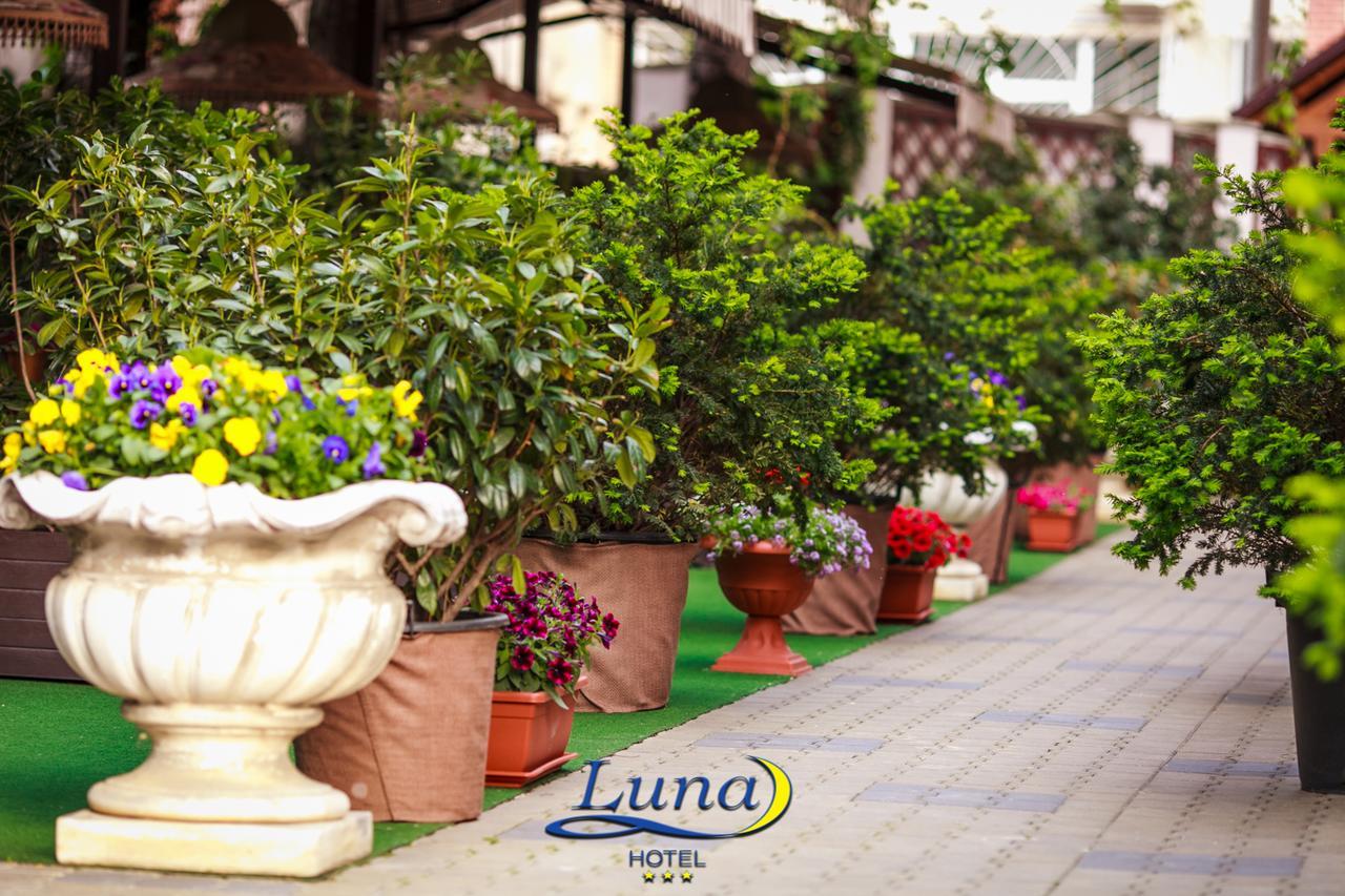 Luna Hotel Chisinau Exterior photo