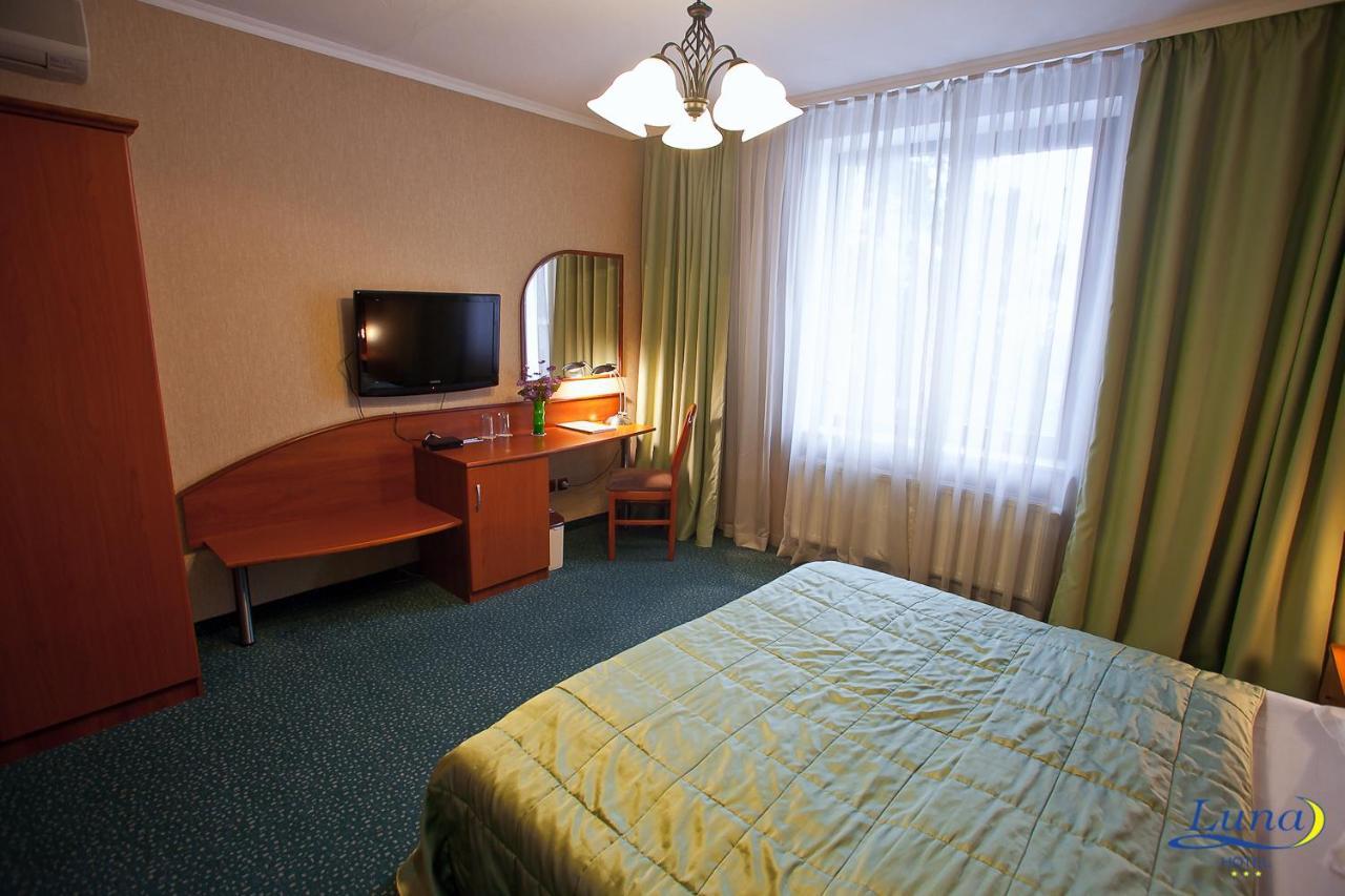 Luna Hotel Chisinau Exterior photo