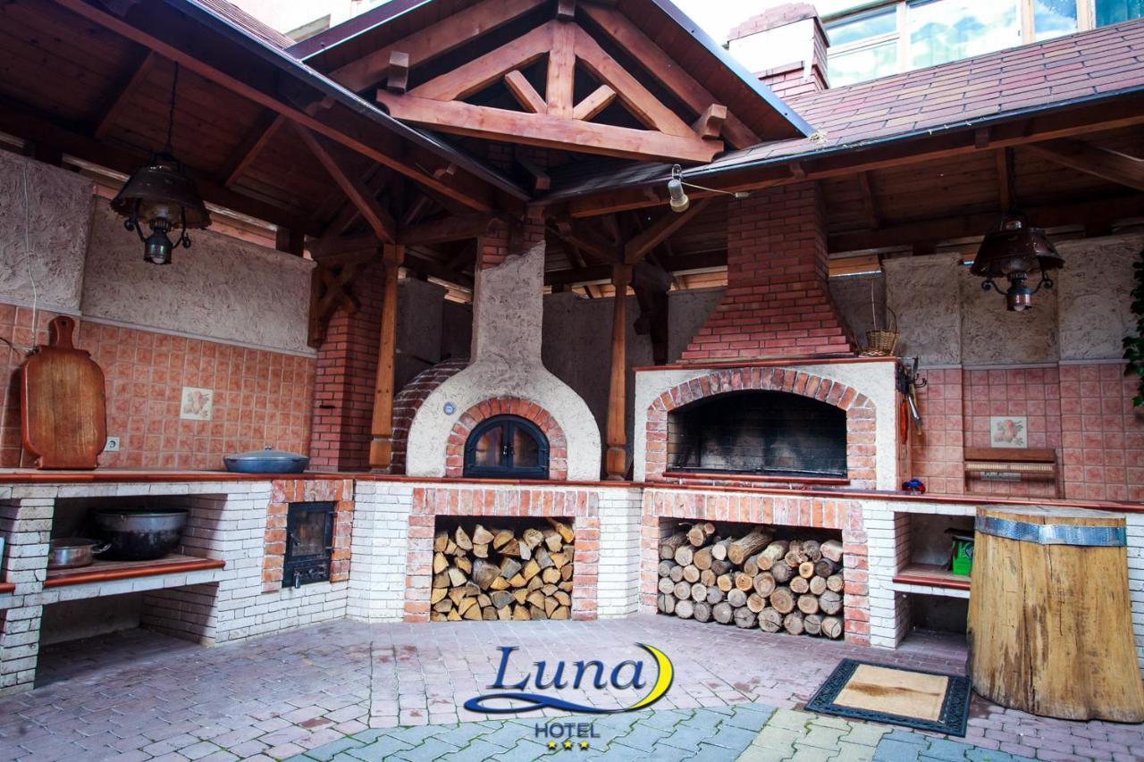 Luna Hotel Chisinau Exterior photo